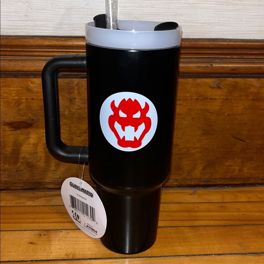 Super Mario Black 40oz Tumbler with Straw Bowser Nintendo NWT